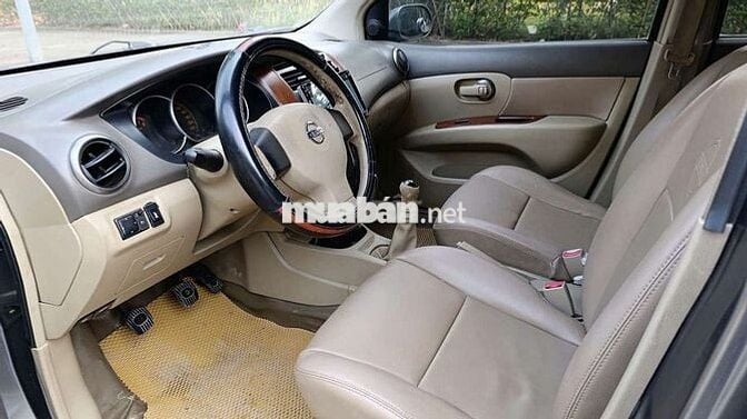 Nissan Livina 2011 1.8MT Xám