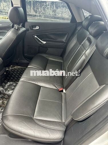 Ford Mondeo 2011 màu Bạc