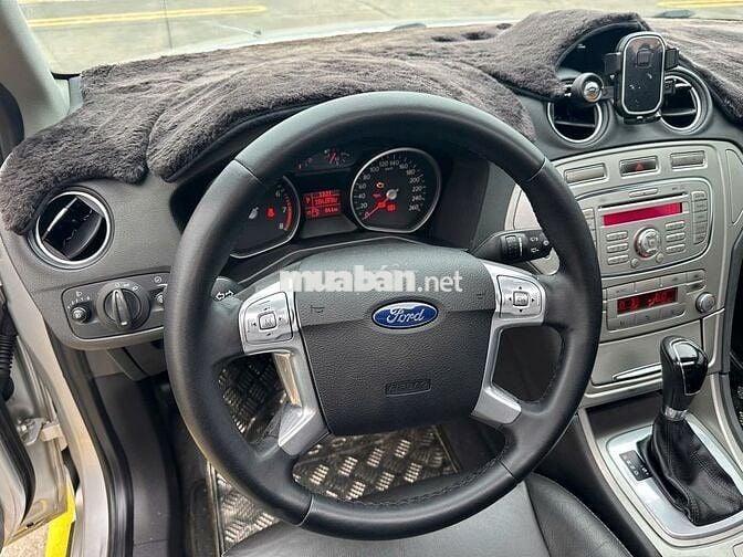 Ford Mondeo 2011 màu Bạc