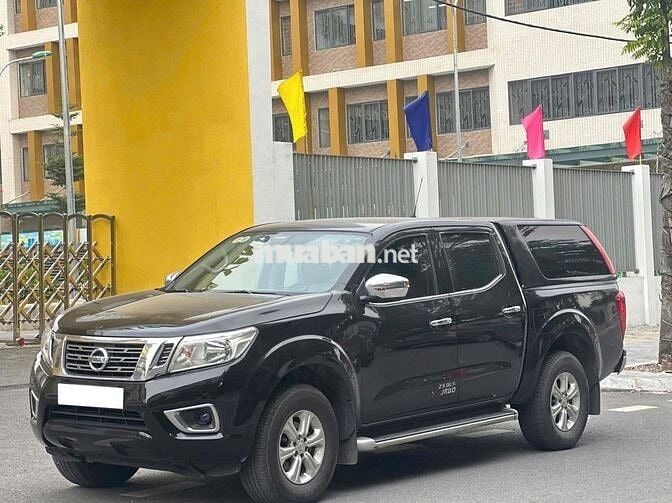 Nissan Navara 2.5 EL sx 2018 màu đen xe đẹp