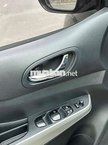 Nissan Navara 2.5 EL sx 2018 màu đen xe đẹp