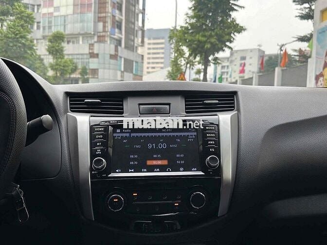 Nissan Navara 2.5 EL sx 2018 màu đen xe đẹp