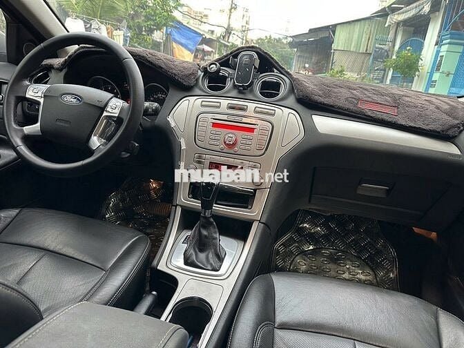 Ford Mondeo 2011 màu Bạc