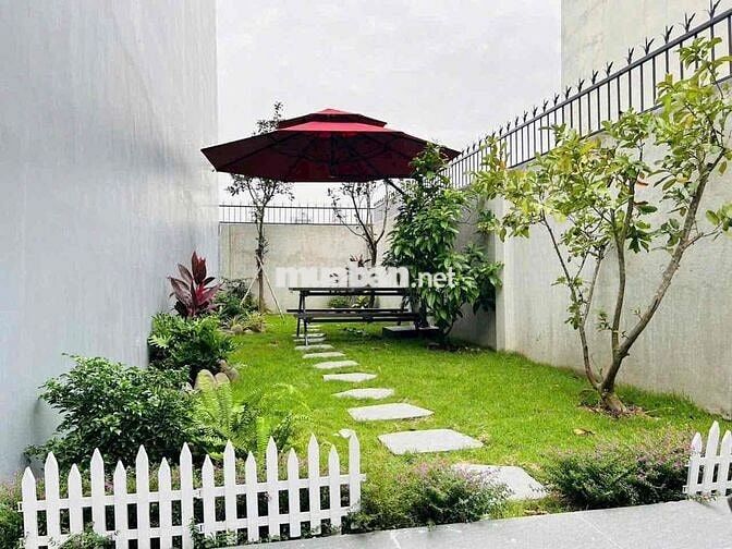 Biệt Thự sân vườn 146,3m2 có nhà 3 lầu