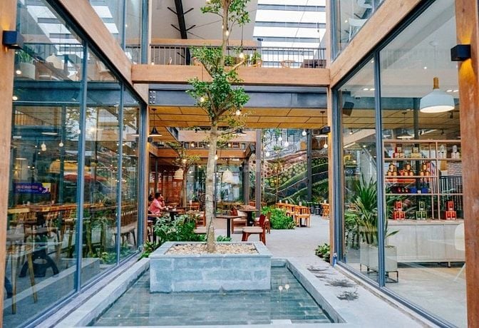 chính chủ cho thuê nhà đường Lê Thánh Tôn q1 ngang 10m dài 20m 4 lầu