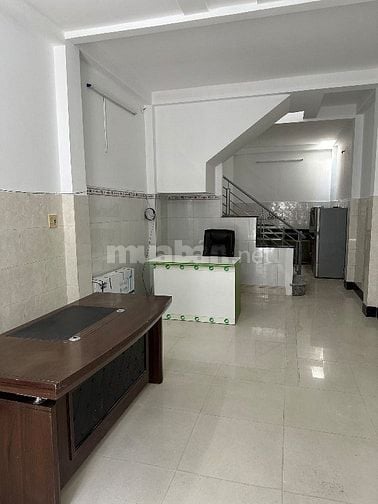 Cần bán nhà mat tien đường Hà Chương