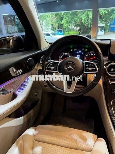 Mercedes-Benz GLC200 2021