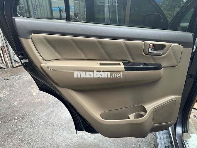 Toyota Fortuner 2012  số tự động 200 km