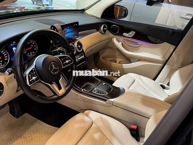 Mercedes-Benz GLC200 2021