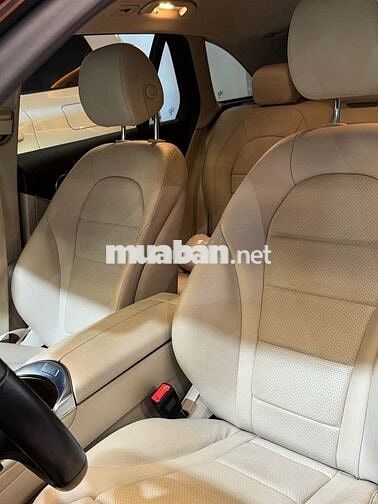 Mercedes-Benz GLC200 2021