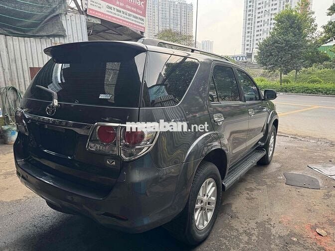 Toyota Fortuner 2012  số tự động 200 km