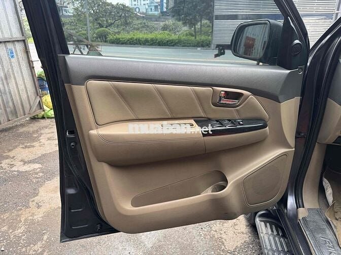 Toyota Fortuner 2012  số tự động 200 km