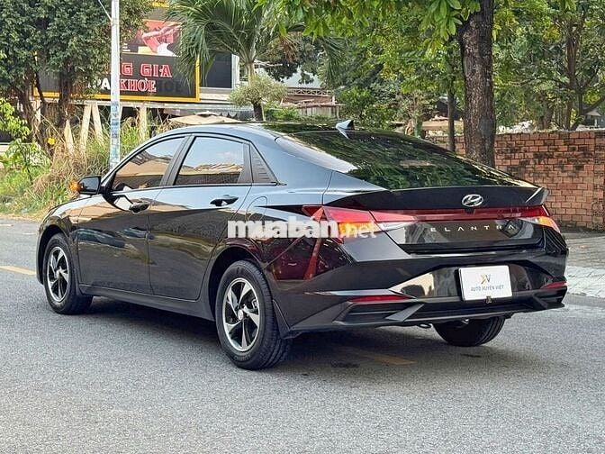 Hyundai Elantra 1.6AT 2022 Đen Chạy Lướt Như Mới