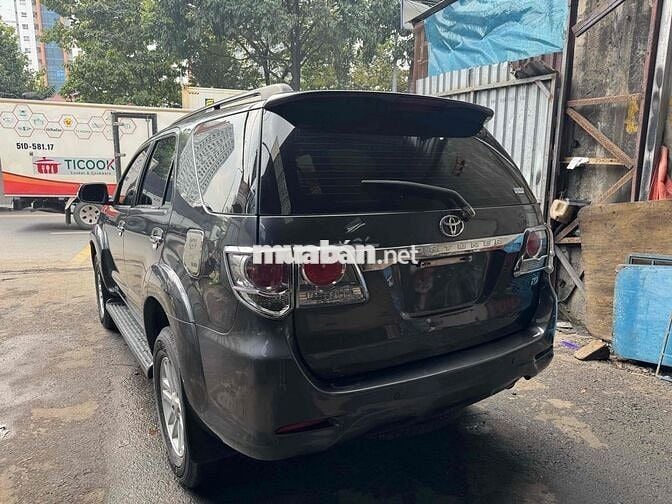 Toyota Fortuner 2012  số tự động 200 km