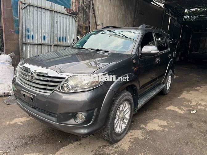 Toyota Fortuner 2012  số tự động 200 km