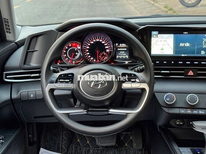 Hyundai Elantra 1.6AT 2022 Đen Chạy Lướt Như Mới