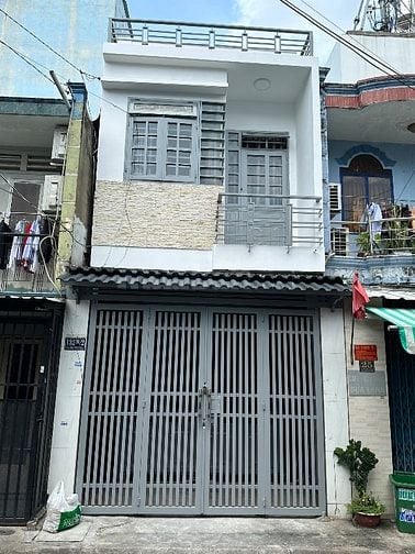 Cần bán nhà mat tien đường Hà Chương