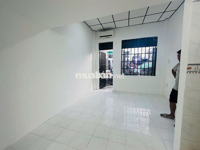 Phòng trọ Tân Phú khu trung tâm sầm uất