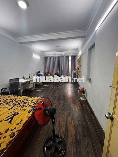 Cho thuê MT Miếu nổi 4x18m 3 lầu 6pn ngay Phan xích Long giá 35 tr