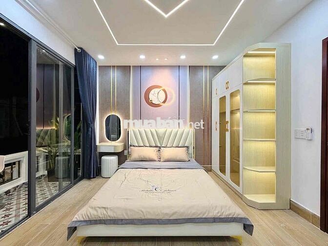 NHÀ GÒ VẤP 4Đ Ô TÔ NGỦ TRONG NHÀ, GẦN MẶT TIỀN