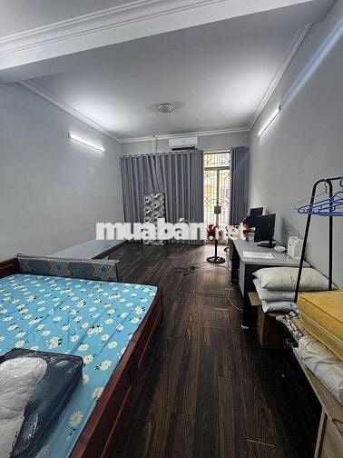 Cho thuê MT Miếu nổi 4x18m 3 lầu 6pn ngay Phan xích Long giá 35 tr