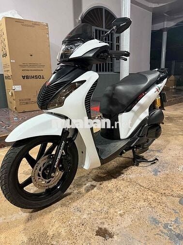 cần bán sh 150 2016 smakey .lên full áo ý.đồ chơi