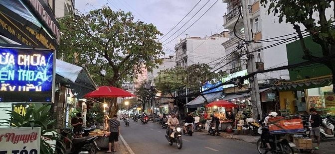 Nhà mặt tiền đường Lý phục man quận 7 