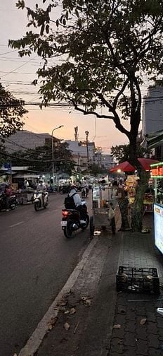 Nhà mặt tiền đường Lý phục man quận 7 