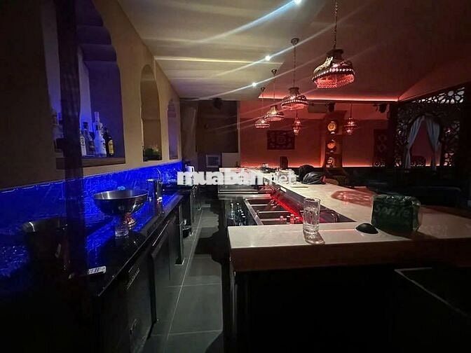 Cho thuê nhà Gần MT Khu Trần Hưng Đạo, Phường Cô Giang, Quận 1.