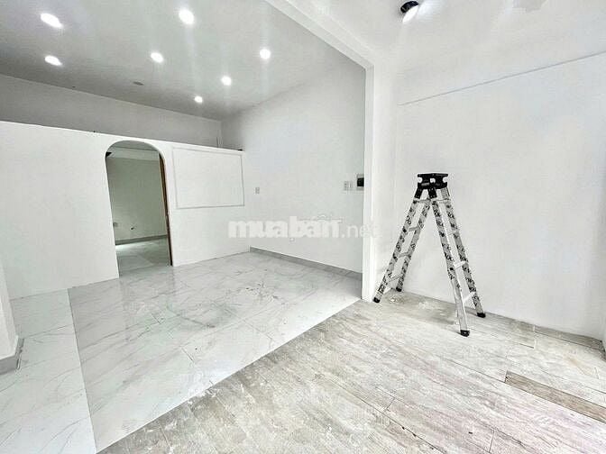 Cho thuê nhà mặt tiền Trần Quang Diệu, Quận 3.