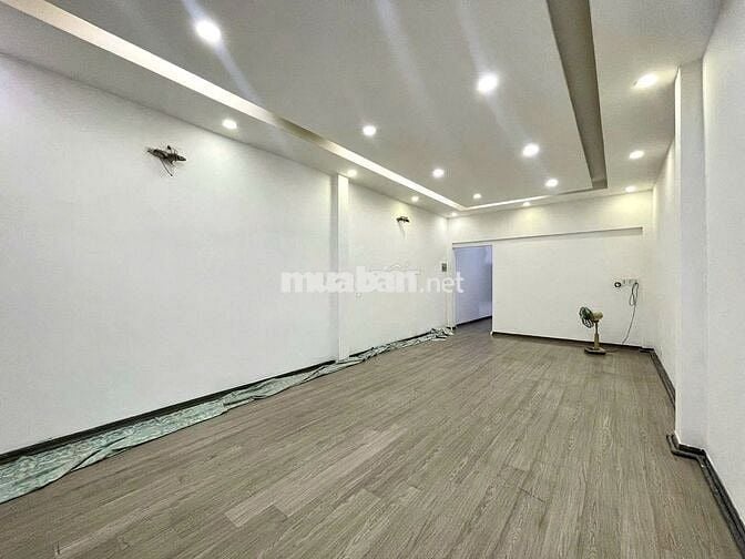 Cho thuê nhà mặt tiền Trần Quang Diệu, Quận 3.