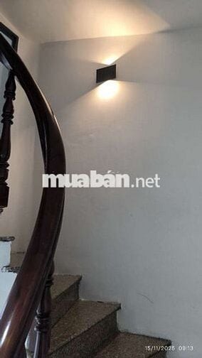 Cho thuê nhà nguyên căn mặt tiền Quận 1.