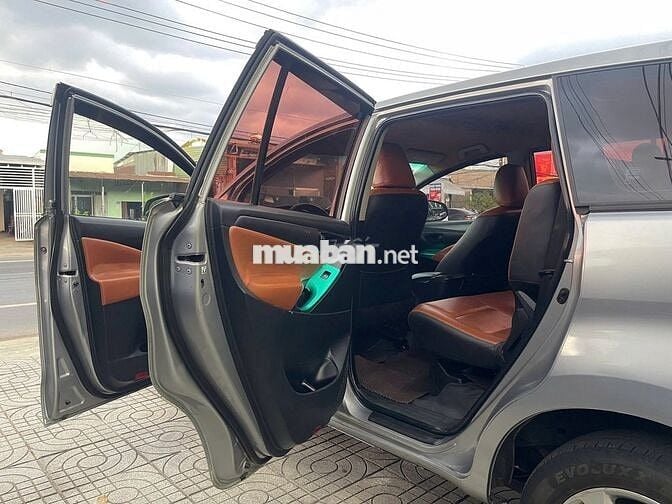 Toyota Innova 2017 2.0E chất gia đình.