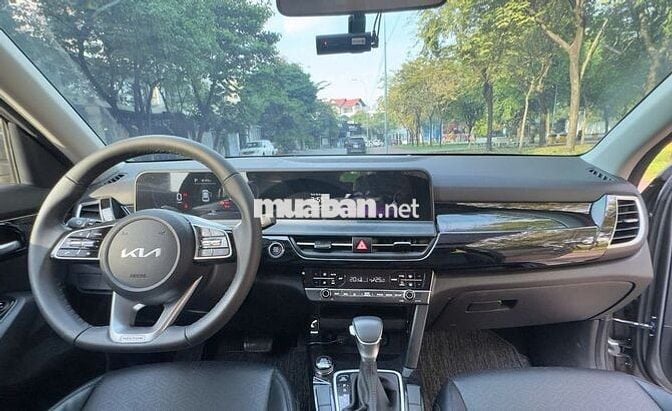 KIA Seltos Luxury 2025 Titan 10000 km