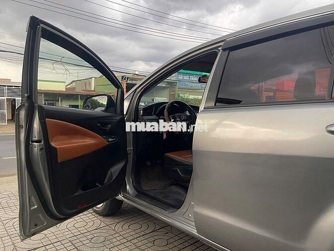 Toyota Innova 2017 2.0E chất gia đình.