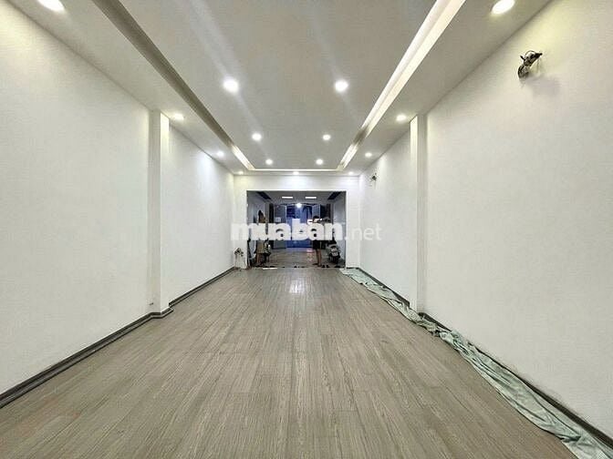 Cho thuê nhà mặt tiền Trần Quang Diệu, Quận 3.
