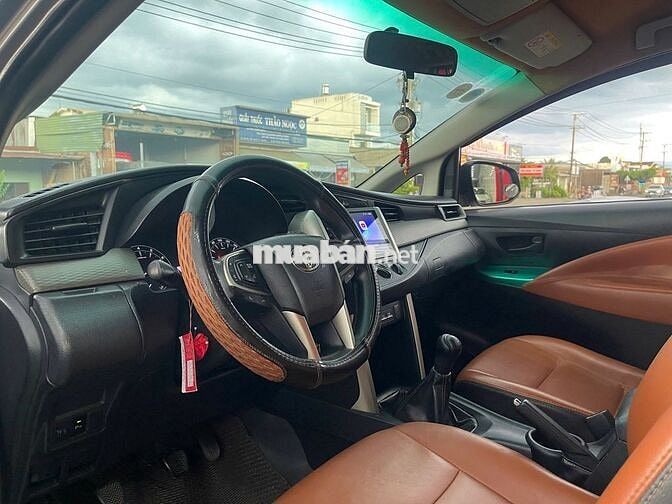 Toyota Innova 2017 2.0E chất gia đình.