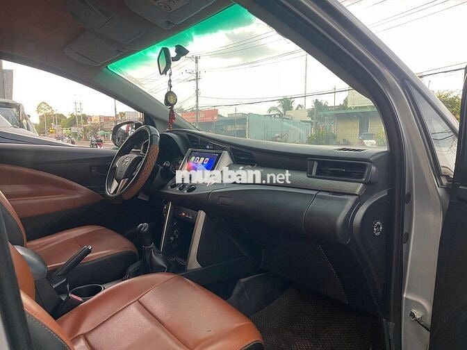 Toyota Innova 2017 2.0E chất gia đình.