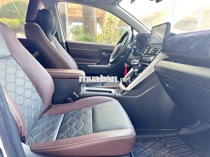 Toyota Hà Đông ban Innova Cross HEV 2024 Trắng/Nâu