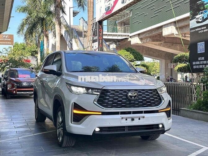 Toyota Hà Đông ban Innova Cross HEV 2024 Trắng/Nâu