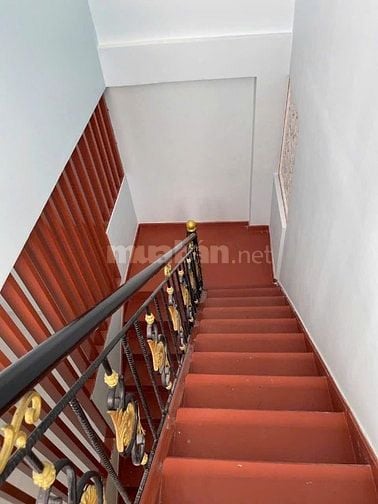 Cần bán nhà sổ hồng riêng ngang 6 dài 12.5, phường BHH B Bình Tân