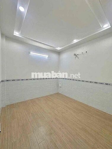 Nhà trệt 2 lầu mặt tiền Trần Bạch Đằng