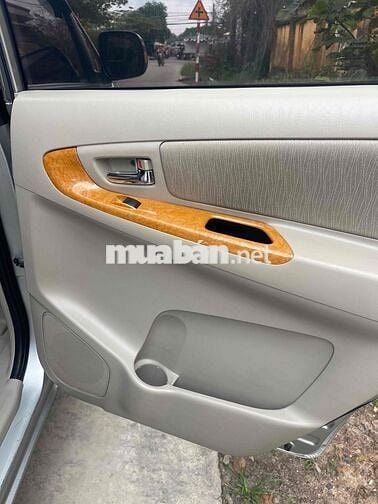 Toyota Innova 2011 G - 86836 km