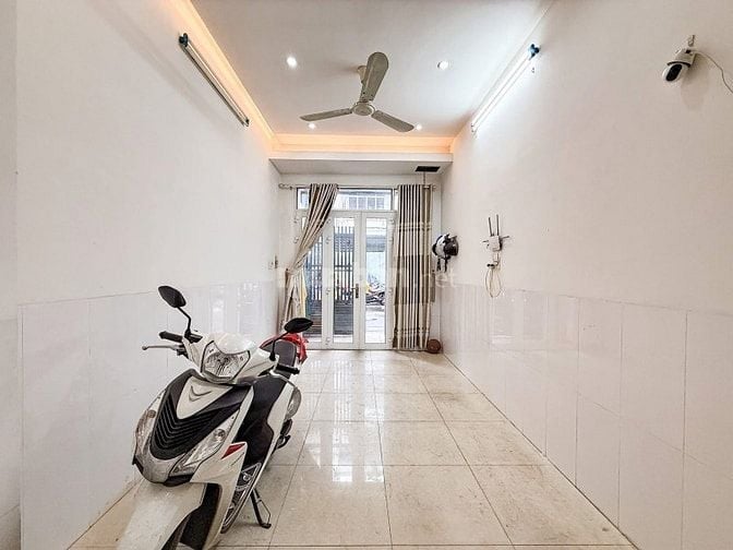 "Cỗ Máy In Tiền" 10.7 Tỷ: Nhà Hẻm Xe Tải, Đang Cho Thuê 3PN, LN Cao