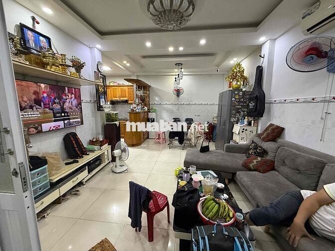 nhà ngang 7,2m dài 8m gần vòng xoay Phú Lâm Q6