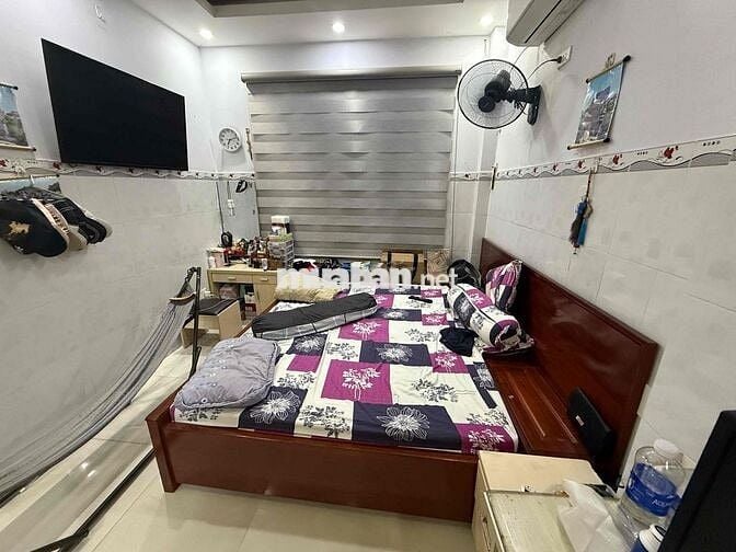 nhà ngang 7,2m dài 8m gần vòng xoay Phú Lâm Q6