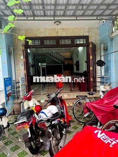 Nhà 2 tầng gần trường Đào Sơn Tây phù hợp gia đình, văn phòng, dạy học