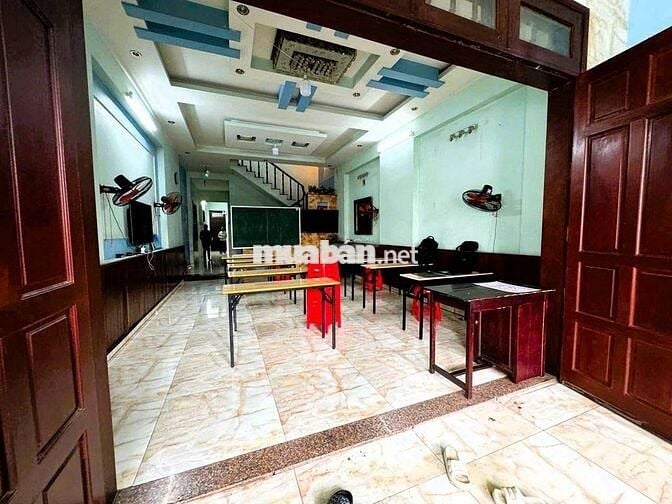 Nhà 2 tầng gần trường Đào Sơn Tây phù hợp gia đình, văn phòng, dạy học