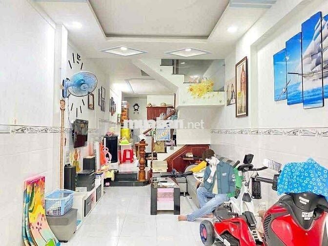 Bán nhà hẻm 688 Lê Đức Thọ 51m2 (4,2x13) 3 lầu xe hơi vô chỉ 4.3 tỷ