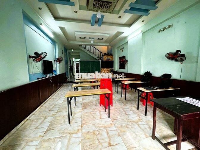 Nhà 2 tầng gần trường Đào Sơn Tây phù hợp gia đình, văn phòng, dạy học